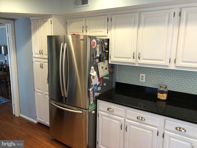 Foto del edificio - 4608 Tapestry Dr