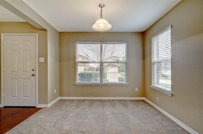 Building Photo - 2420 Emerald Ln