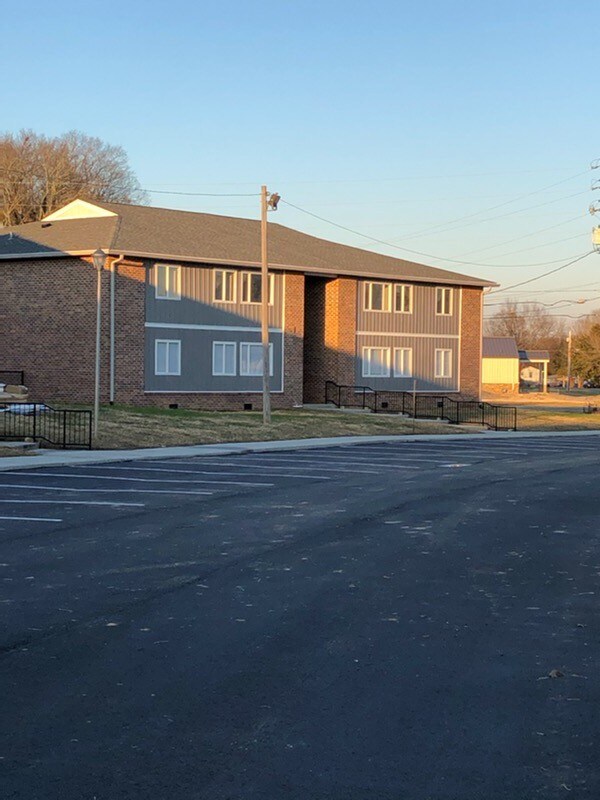 2330 Hamilton Ave Unit 3, South Pittsburg, TN 37380 Apartment for