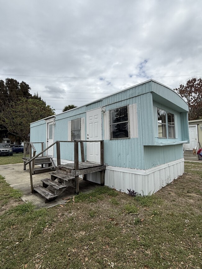 Building Photo - 920 Boardwalk Ln