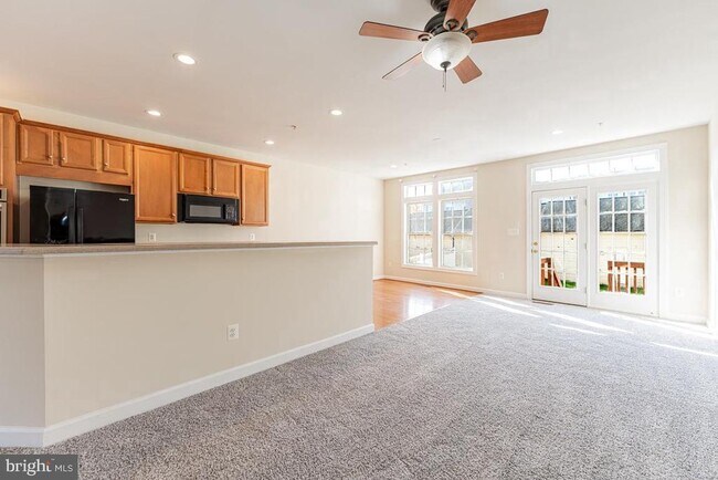 Foto del edificio - 3874 Carriage Hill Dr