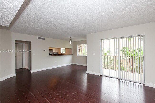 Foto del edificio - 771 N Pine Island Rd