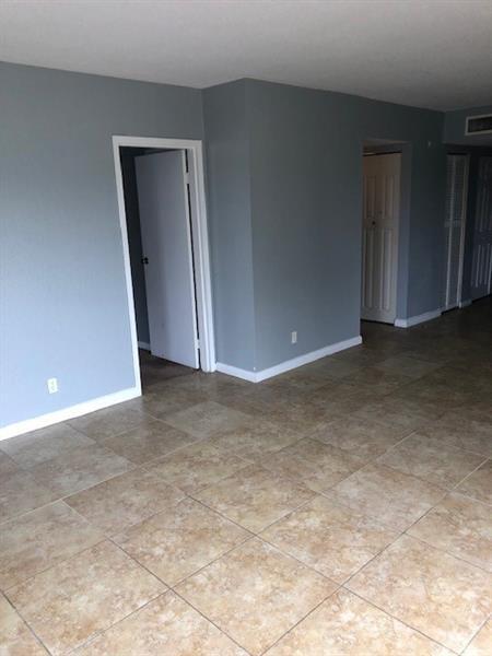 Foto del edificio - 2611 NW 56th Ave