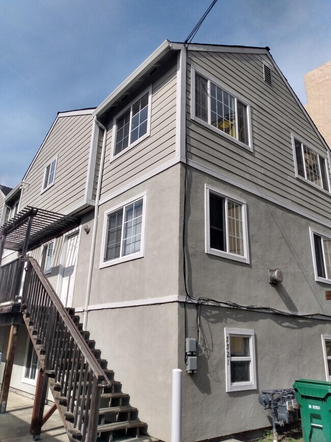 Building Photo - 5521 Shattuck Ave
