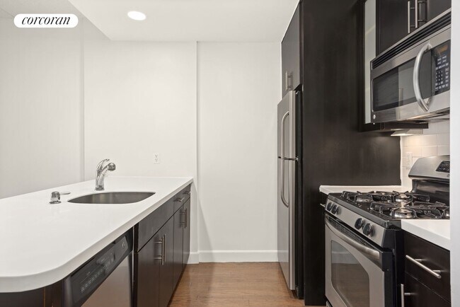 Foto del edificio - 4134 Crescent St