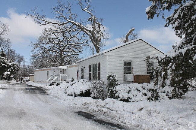 Building Photo - 7920 Ridgefield Rd