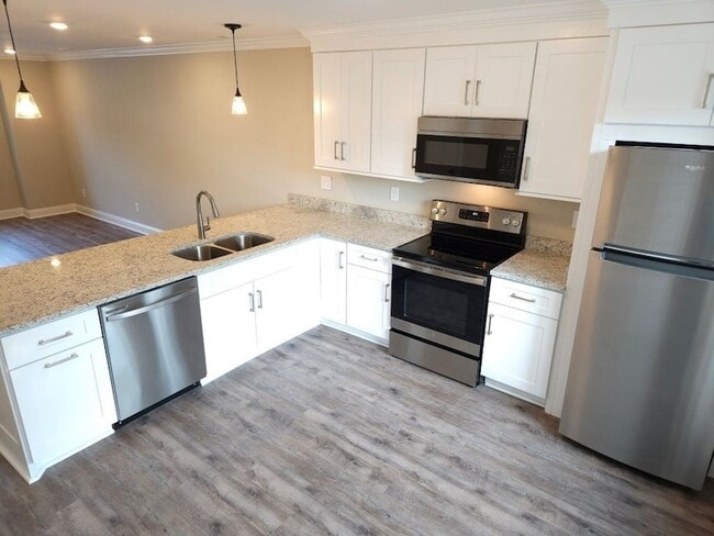 Building Photo - 609 Fairview Ave