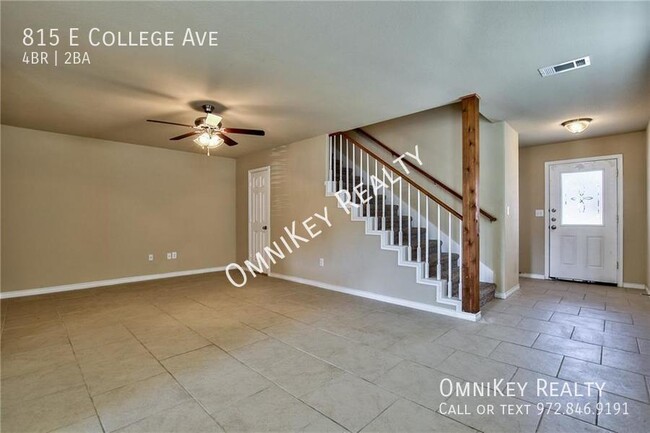 Foto del edificio - 815 E College Ave