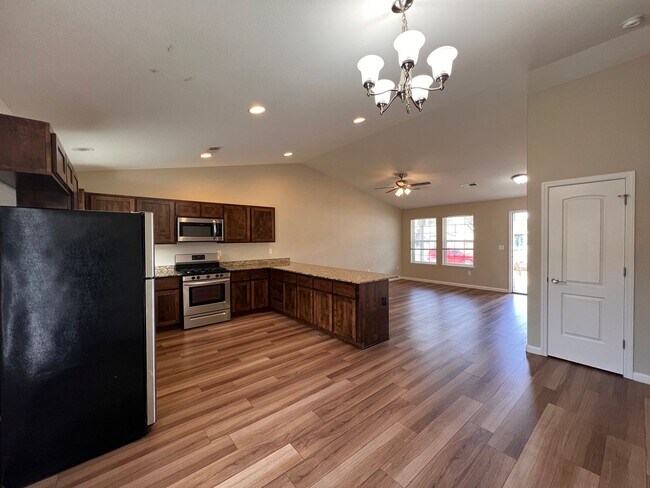 Foto del edificio - Newer 4 Bedroom 2 Bathroom Fallon Home
