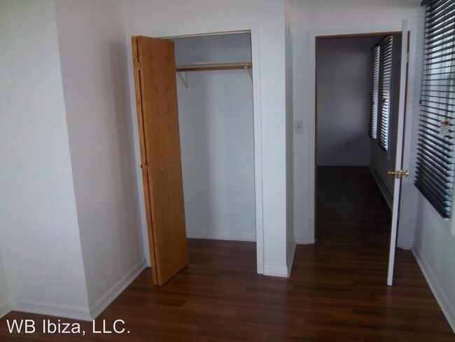 Building Photo - 9 N 28th Ave W