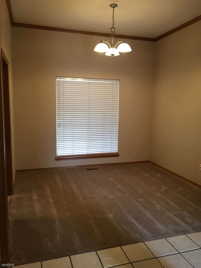Building Photo - 2712 Woodhollow Trl