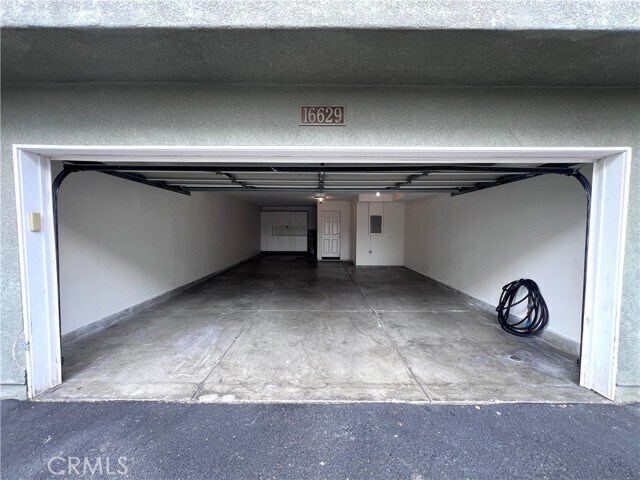 Foto del edificio - 16629 Yukon Ave