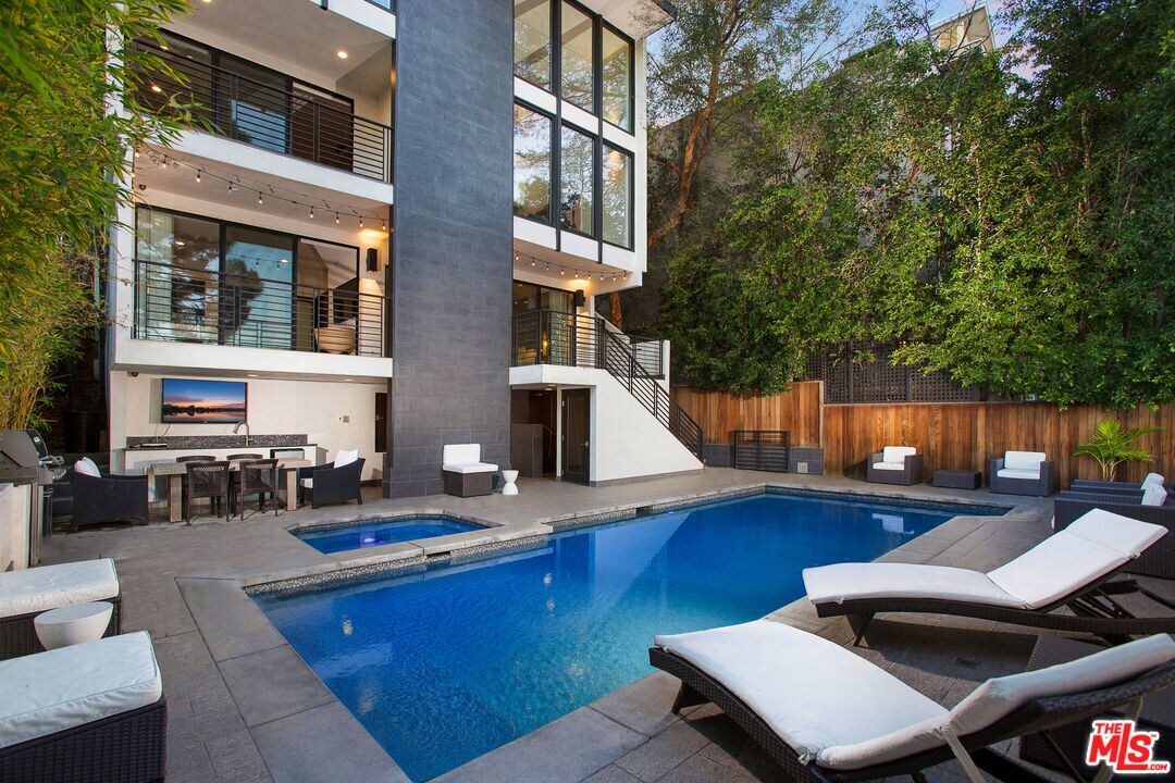 14835 Valley Vista Blvd Los Angeles, CA 91403 Alquileres en Los