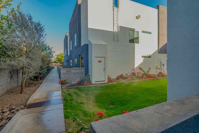 Building Photo - 3232 N 37th St