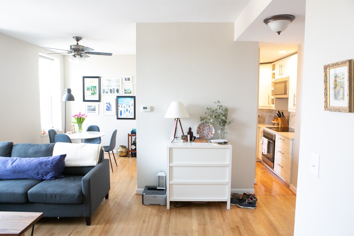 Foto principal - 1830 17th St NW