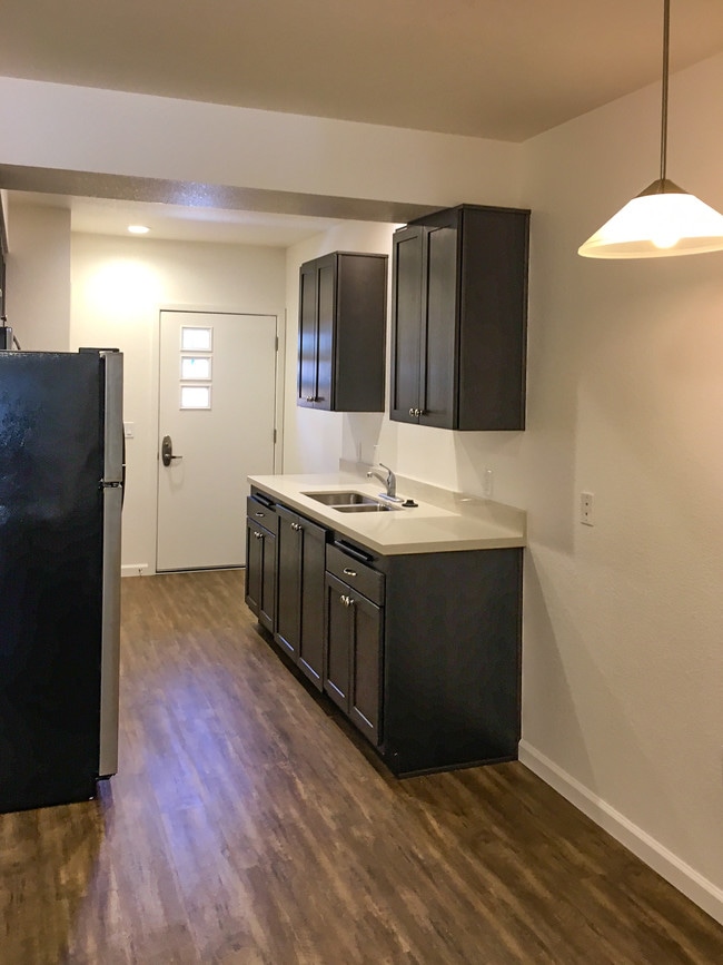 New Cabinetry and Quartz Counter-tops - Esposti Park Apartments