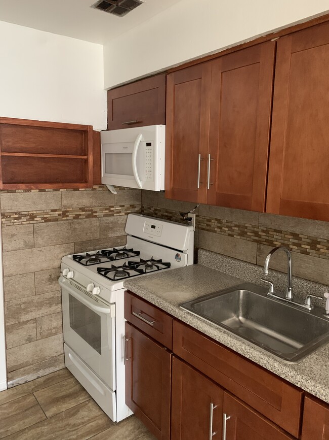 Foto del edificio - 1156 E 223rd St