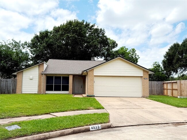 Building Photo - 4923 Kentwalk Dr