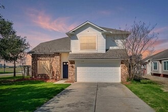 Building Photo - 11714 Pinos Altos Dr