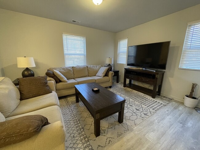 Building Photo - 201 Socket St