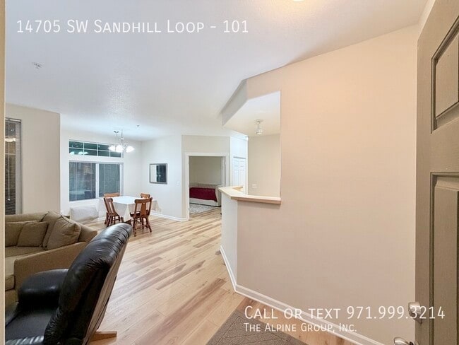 Building Photo - 14705 SW Sandhill Loop