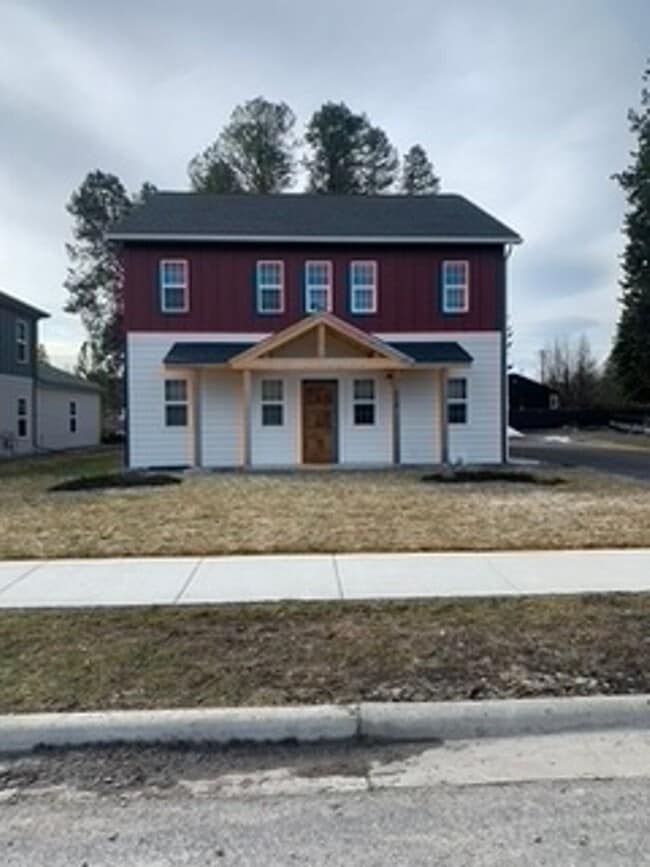 Building Photo - 715 Cottonwood Ct