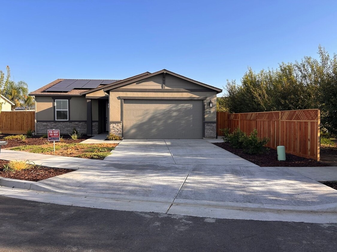 Primary Photo - Beautiful Brand New home for rent in Visalia!