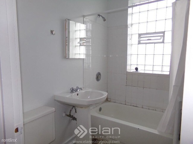Foto del edificio - 1426 W Farwell Ave