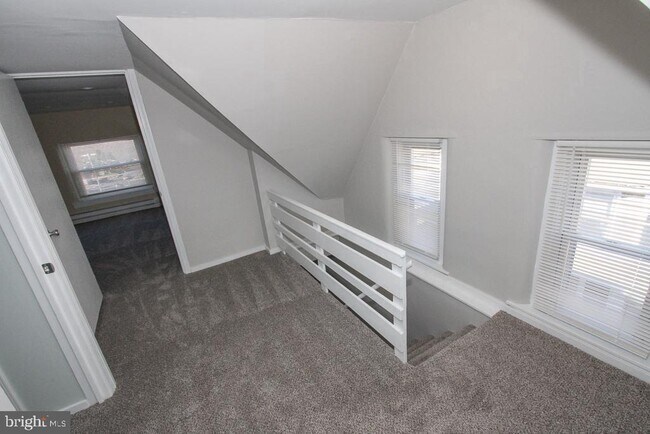 Building Photo - 700 Main St