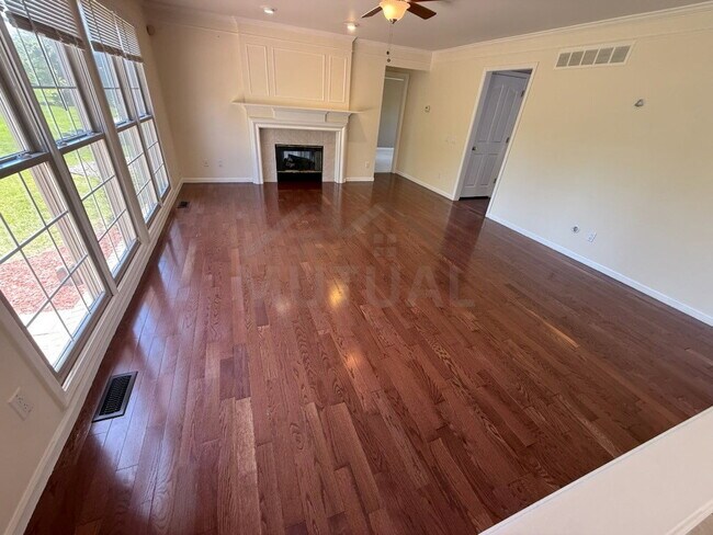 Foto del edificio - 46869 Mornington Rd