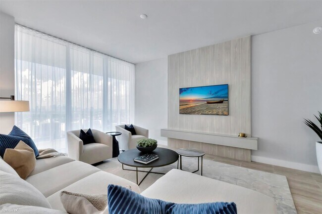 Building Photo - 2 br, 2.5 bath Condo - 525 N Fort Lauderda...