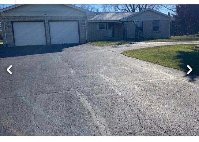 Building Photo - 8105 Cloverdale Ln