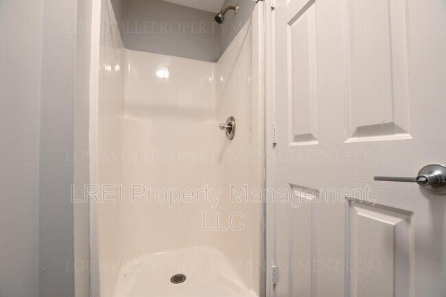Building Photo - 632 Marian Village Dr
