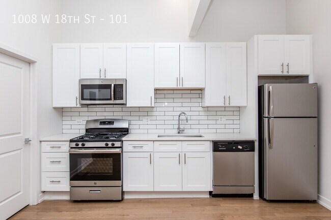 Foto del edificio - Impeccably Renovated 2-Bed/1-Bath in Heart...