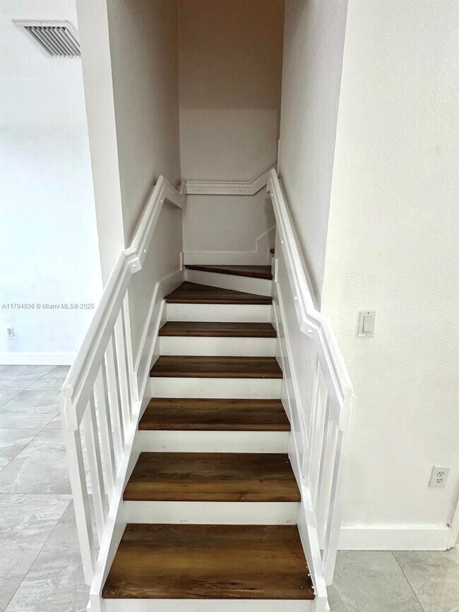 Foto del edificio - 9285 SW 220th Terrace
