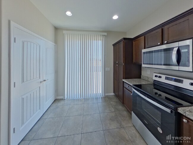 Foto del edificio - 10336 W Devonshire Ave