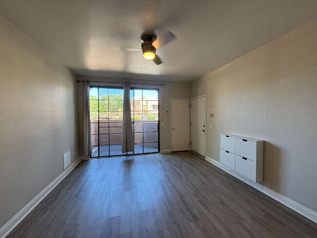 Foto del edificio - 2 Bed, 2 Bath condo, ground floor unit