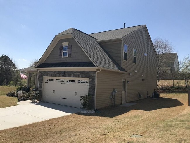 Building Photo - Fully Furnished Home in Simpsonville