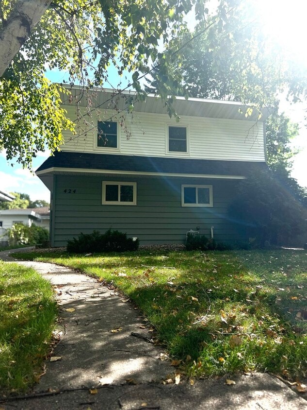 Primary Photo - 4 Bed House for Rent- Move-In Ready!!