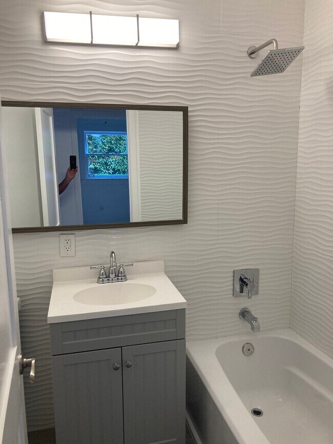 Bathroom 1 - 141 S Kenmore Ave