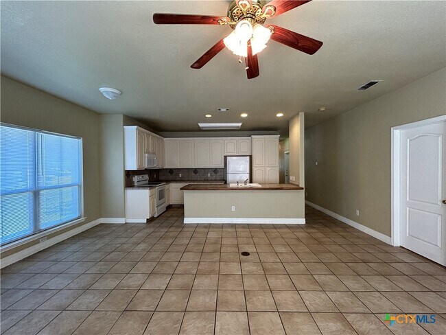 Foto del edificio - 3049 Pine Valley Dr