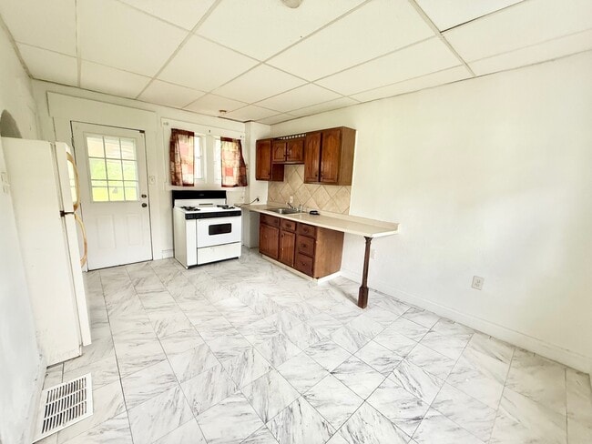 Foto del edificio - 877 Vankirk St