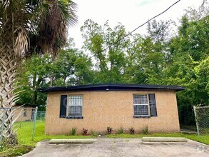 Building Photo - 3254 Phyllis St