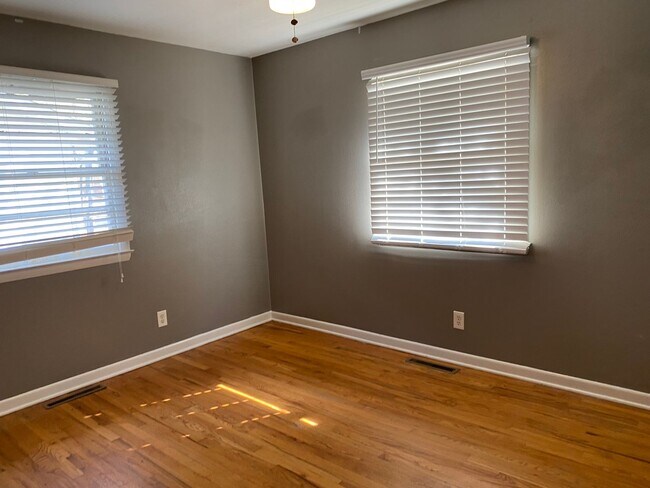 Foto del edificio - 3 Bedroom House in Located in Southern Gates!