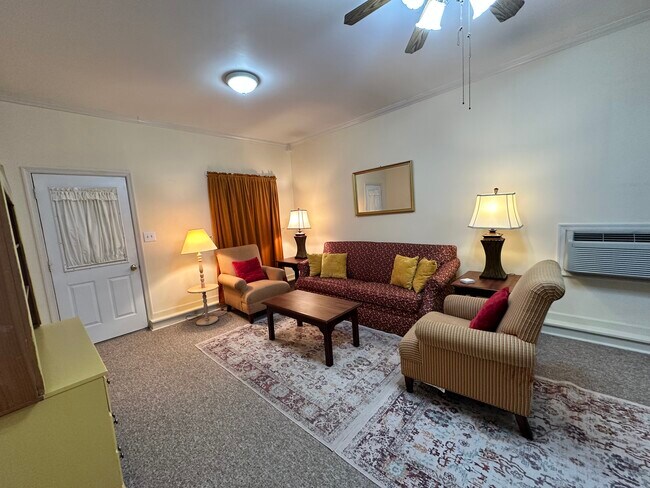 Foto del edificio - 4712 Lady Slipper Path