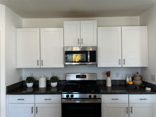 Building Photo - 5213 Dandelion St