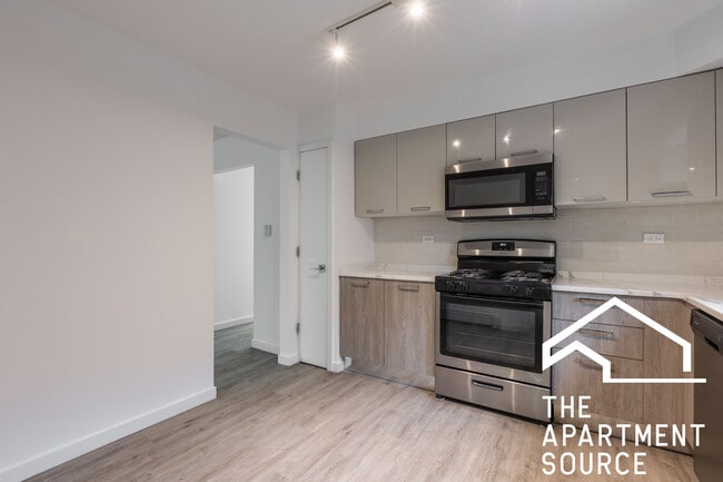 Photo - 7621 N Sheridan Rd Apartment