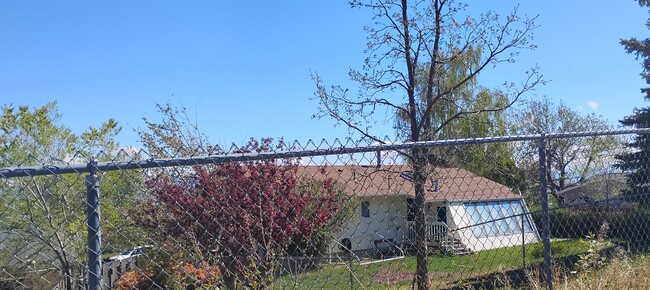 Building Photo - 1621 Stuart St