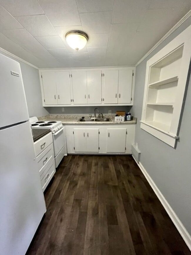 Building Photo - Adorable 1 Bedroom 1 Bath House