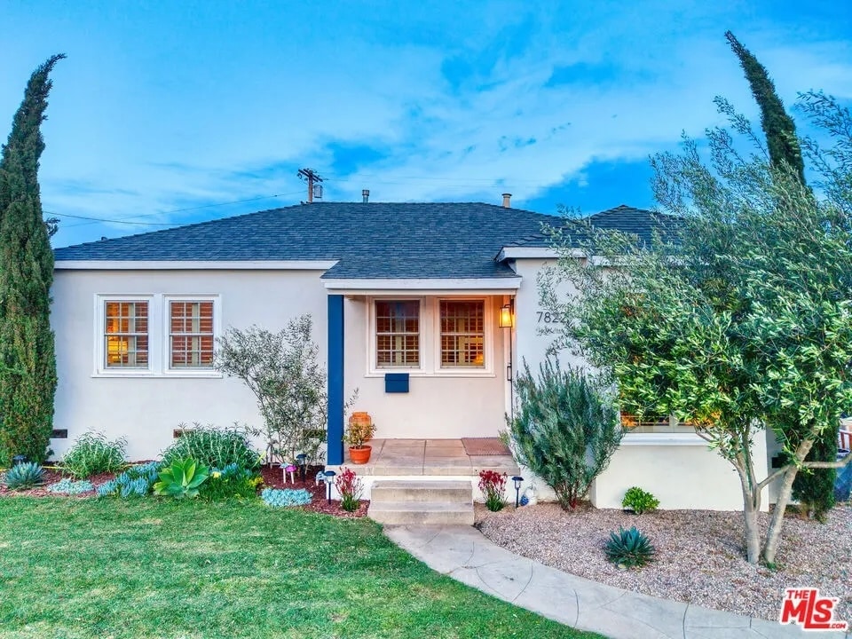 Primary Photo - 7822 Bleriot Ave